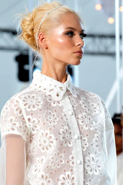 Look 4